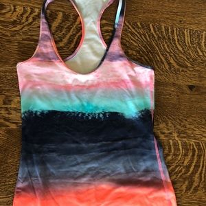 Lululemon top